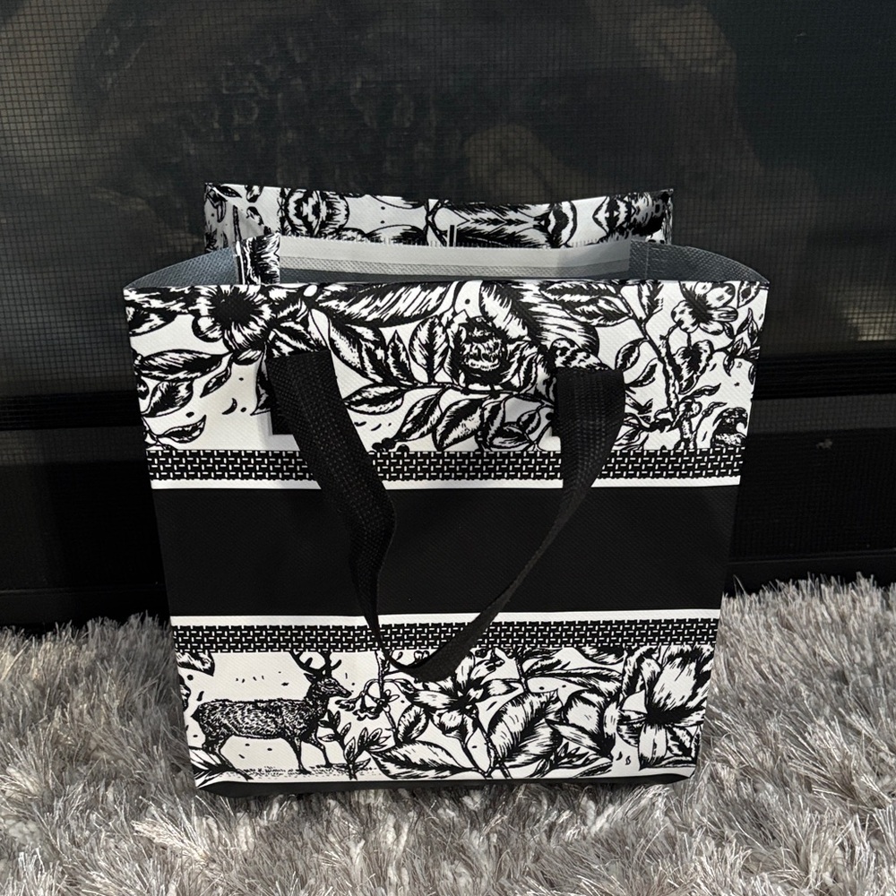 Mini Bags🖤🌟💫5/$8 - Picture 2 of 2